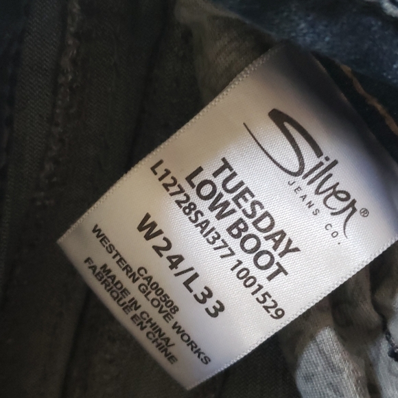 Silver Jeans - Picture 2 of 2